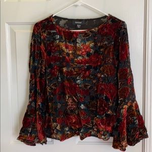 Floral and velvet bell sleeve Karen Kane top
